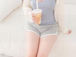 紧急企划 – 把目光锁定小恩的美足，橙子爱特别，其实我也想白梅天能穿上它！