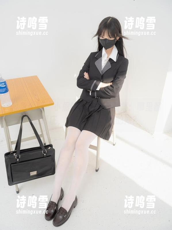 紧急企划 - 小恩的体操服新图集：哪里都是端庄，哪儿又是真正的她？