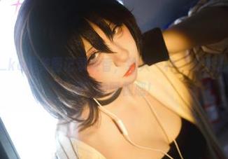 纸悦Etsu_ko用美图记录桃香，给人一种‘快来让我陪你度个夏’的既视感！