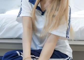 绮梦摄影 – 小艺的懒散姿态，精选图片里的裸足邀请你加入放松行列