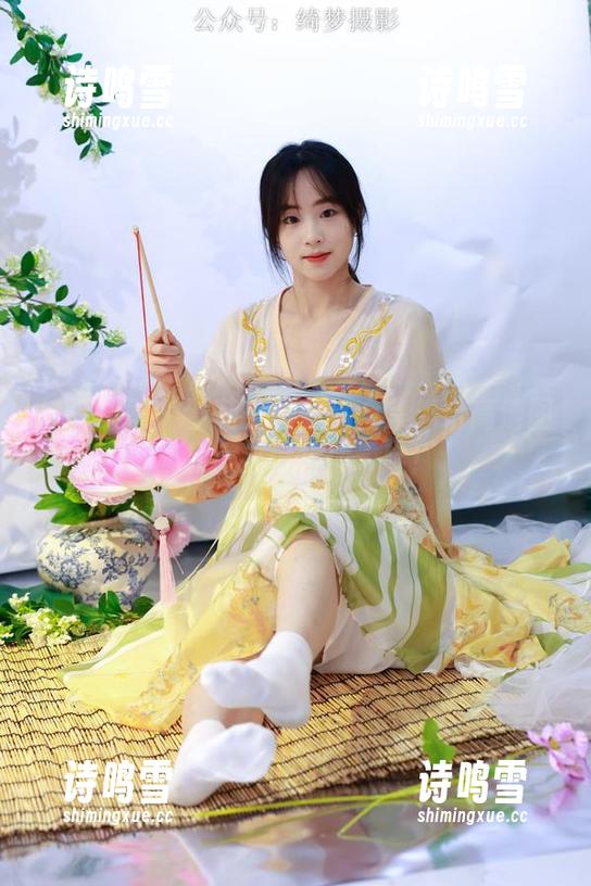 绮梦摄影 - 雪莉美脚案例全集：给高清图册加个过度特效，哇！