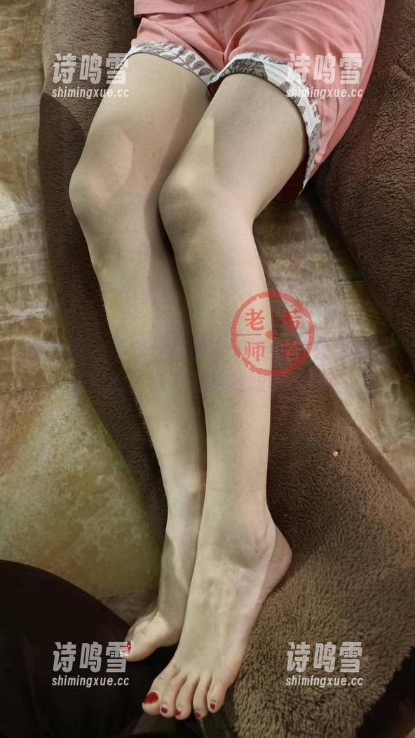 微密圈 - 不穿丝袜的若若老师？竟然有无圣光的写真？看得我眼皮直跳！