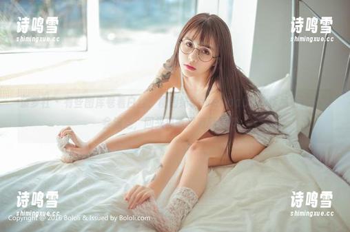 菠萝社 - 有些图库卷着白丝，柳侑绮Sevenbaby的作品看过一次会流连，回头再瞧又有新细节。