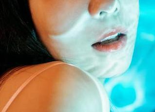 蜜桃社 – 美绪的连衣裙:一件你要小心翘起的约会写真!