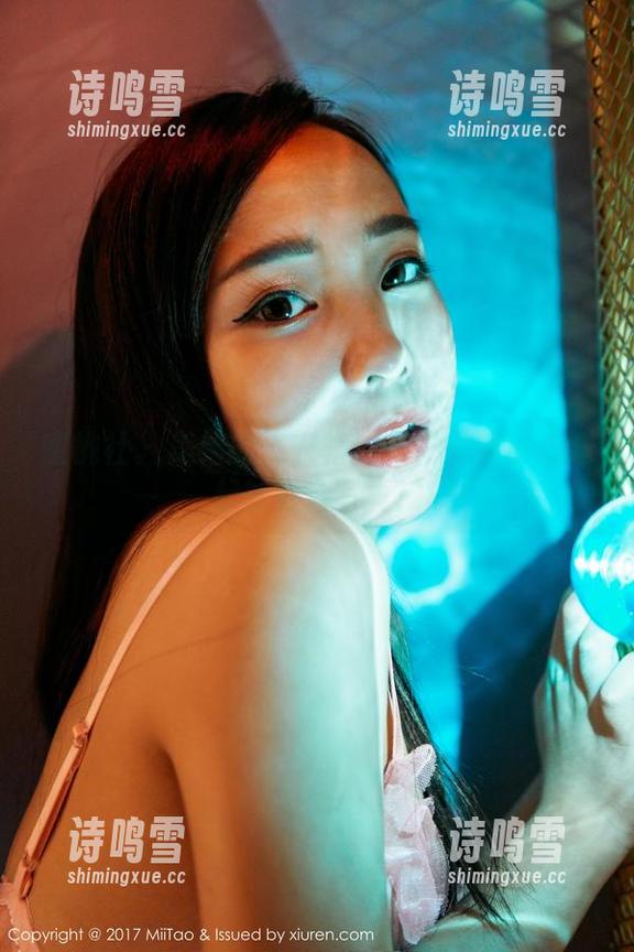 蜜桃社 - 美绪的连衣裙：一件你要小心翘起的约会写真！
