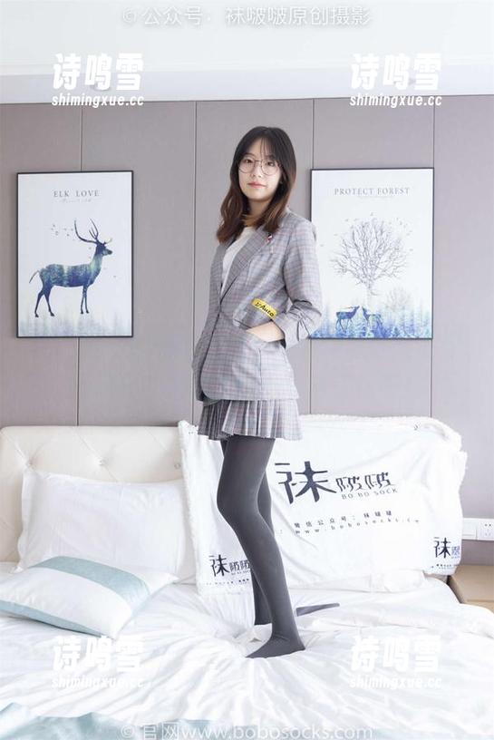 袜啵啵 - 帆布鞋，是不是潜藏着瑶瑶的穿搭奥义？来欣赏这些高清美图吧！