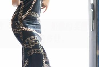 语画界 – 说到女王,奶瓶的美图合集绝对不遑多让。