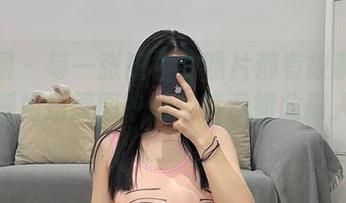 微密圈 – 每一张短裙的照片都有故事可言，铁锤姐姐原图中的细节竟如此耐人寻味。