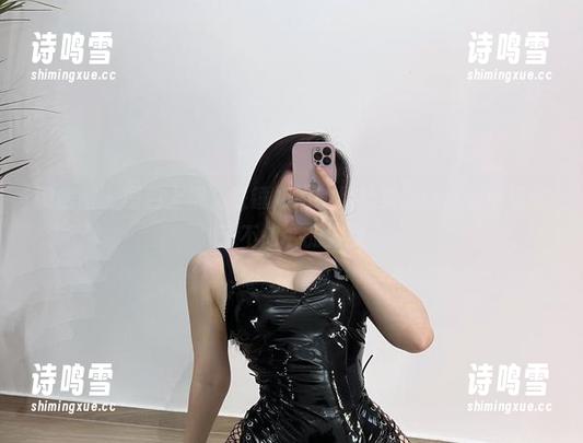 微密圈 - 图包上架，铁锤姐姐的黑丝美图让我心中泛起了不知名的波澜