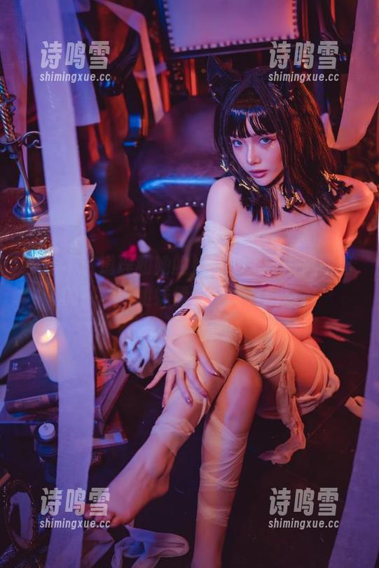 雯妹不讲道理和她的姐姐，美图中透露出的那种“姐妹情深”真有意思。