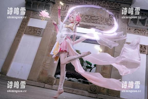 露儿大魔王旗袍：我的下载列表又多了一种选择，不将就我情愿来点另类。