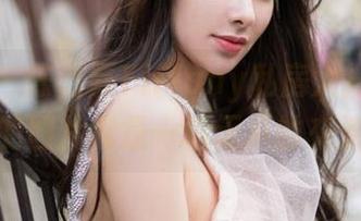 魅妍社 – 陈嘉嘉Tiffany私房大揭露，裸足的图片像是一场无声的交流。